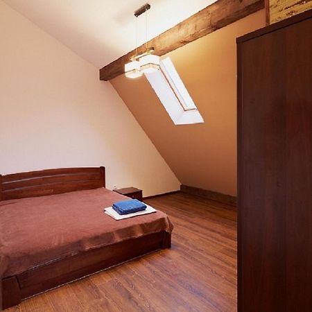 Apartment On Lychakivska Lviv Bagian luar foto