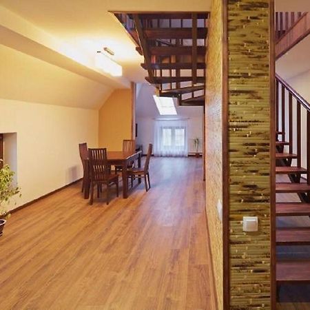 Apartment On Lychakivska Lviv Bagian luar foto