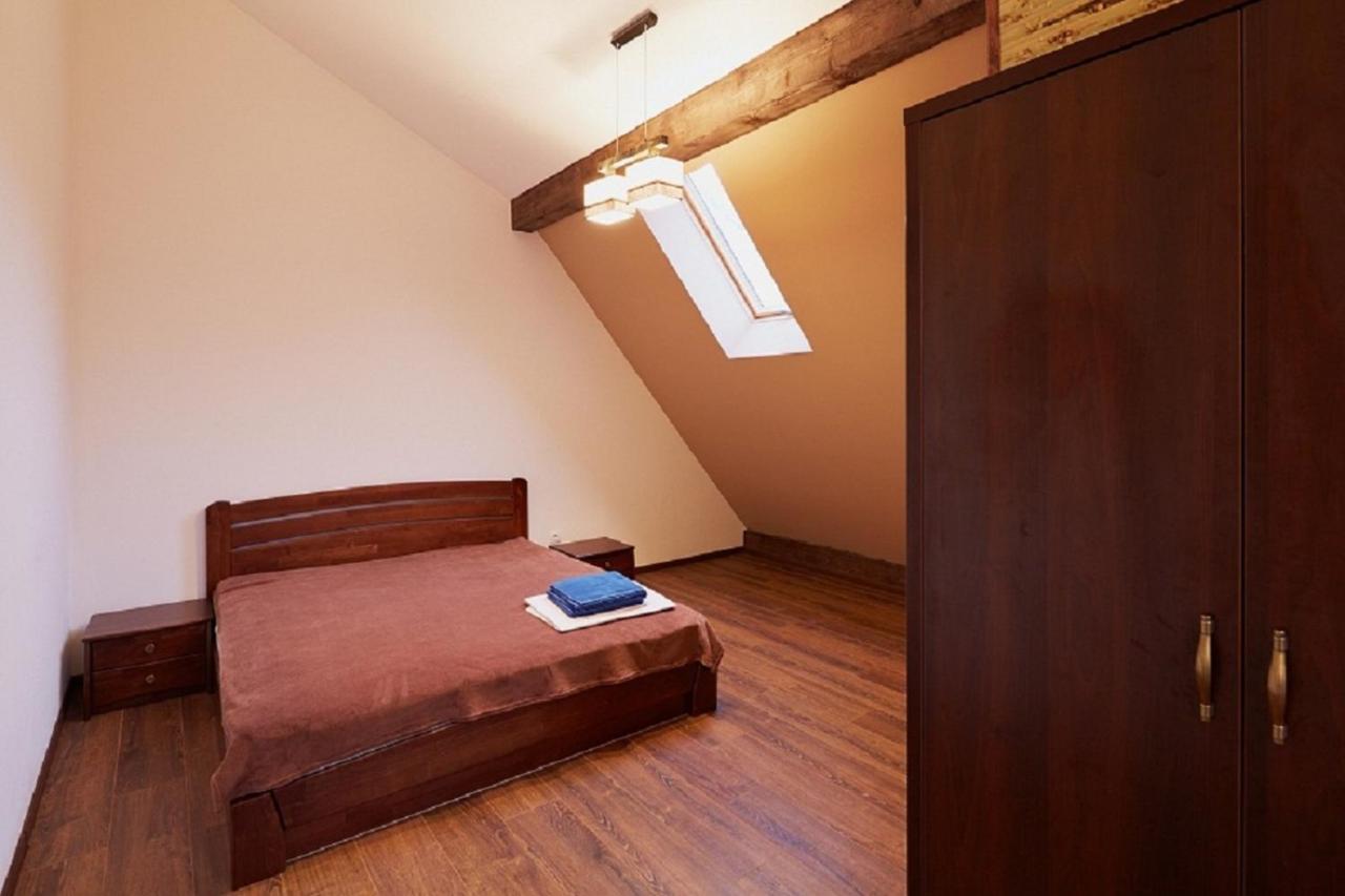 Apartment On Lychakivska Lviv Bagian luar foto