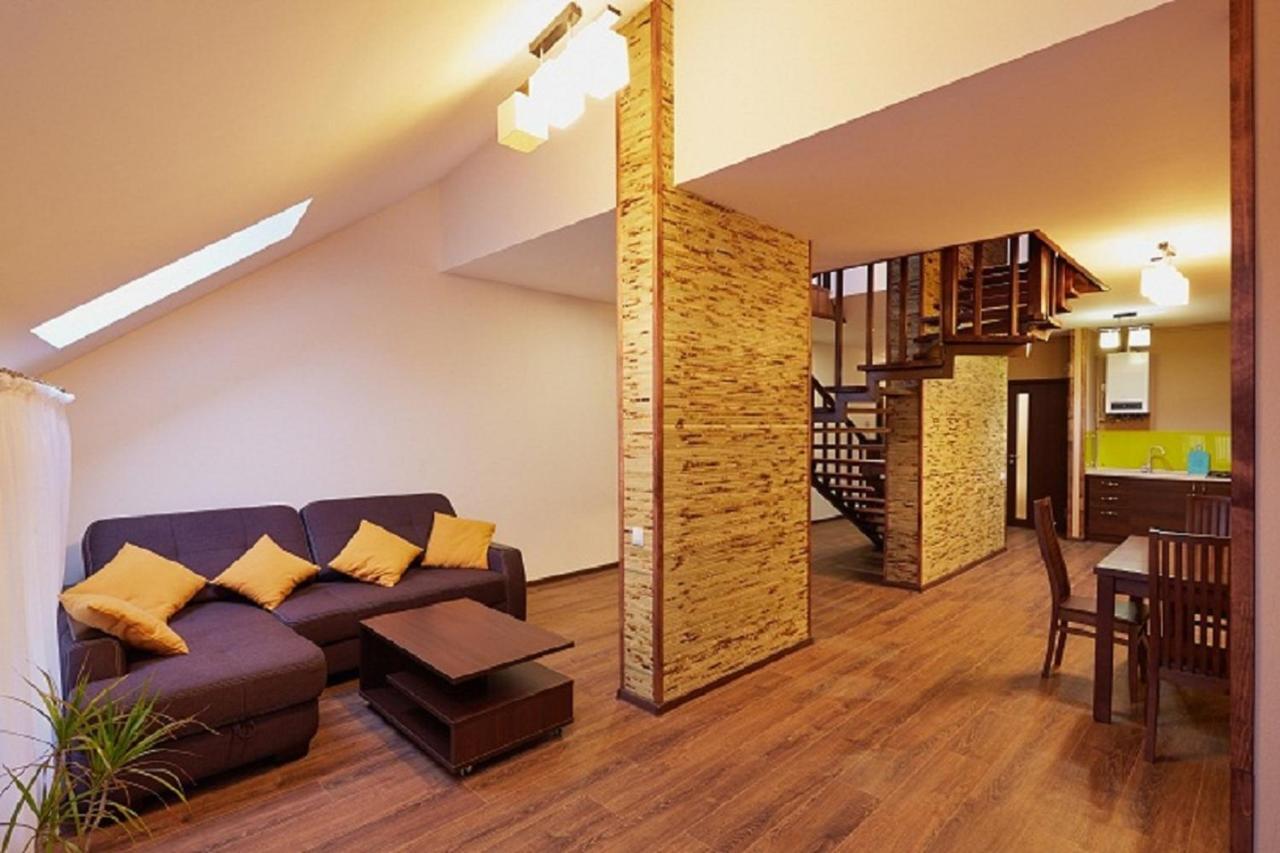 Apartment On Lychakivska Lviv Bagian luar foto